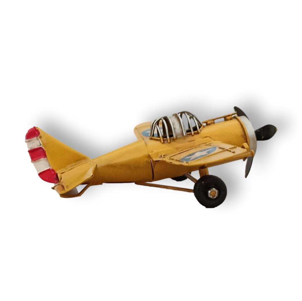Avion Vintage en Chapa Modelo Militar