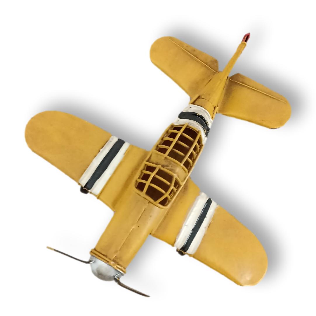 Avion Vintage en Chapa Modelo Militar