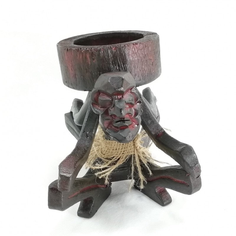 Cenicero de Hombrecito primitivo en madera