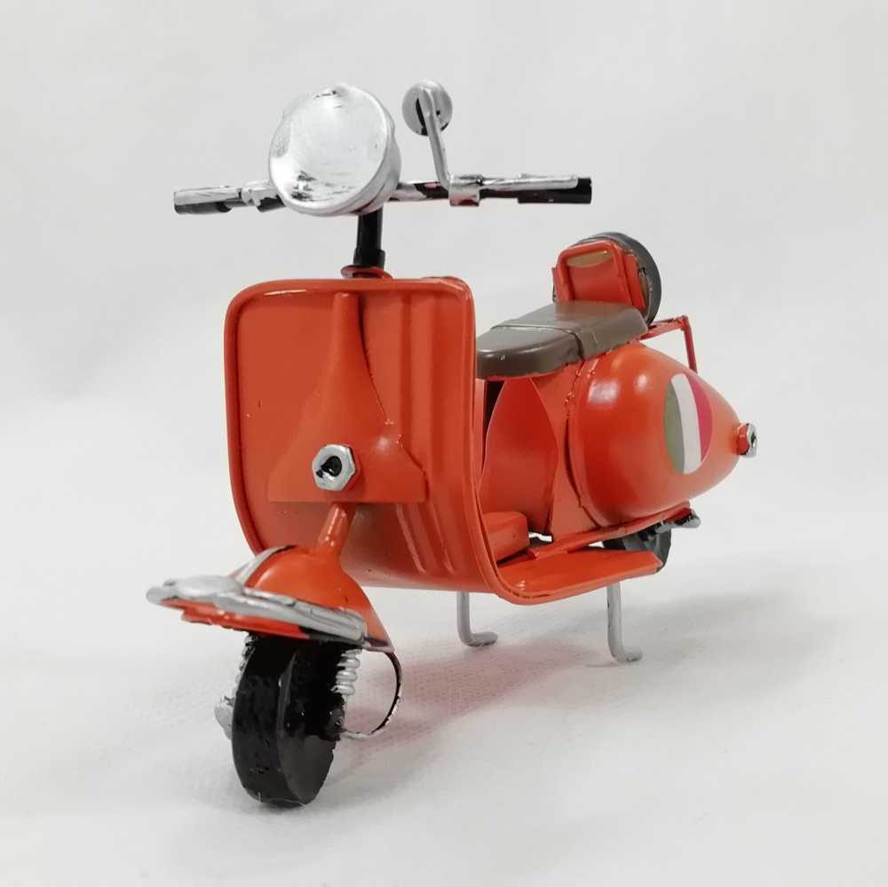 Replica artesanal de moto en chapa