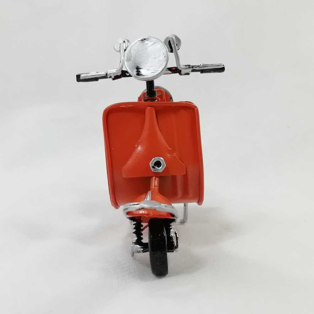 Replica artesanal de moto en chapa