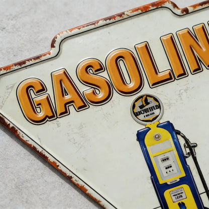 Chapa retro triangular modelo "Gasoline" con relieve