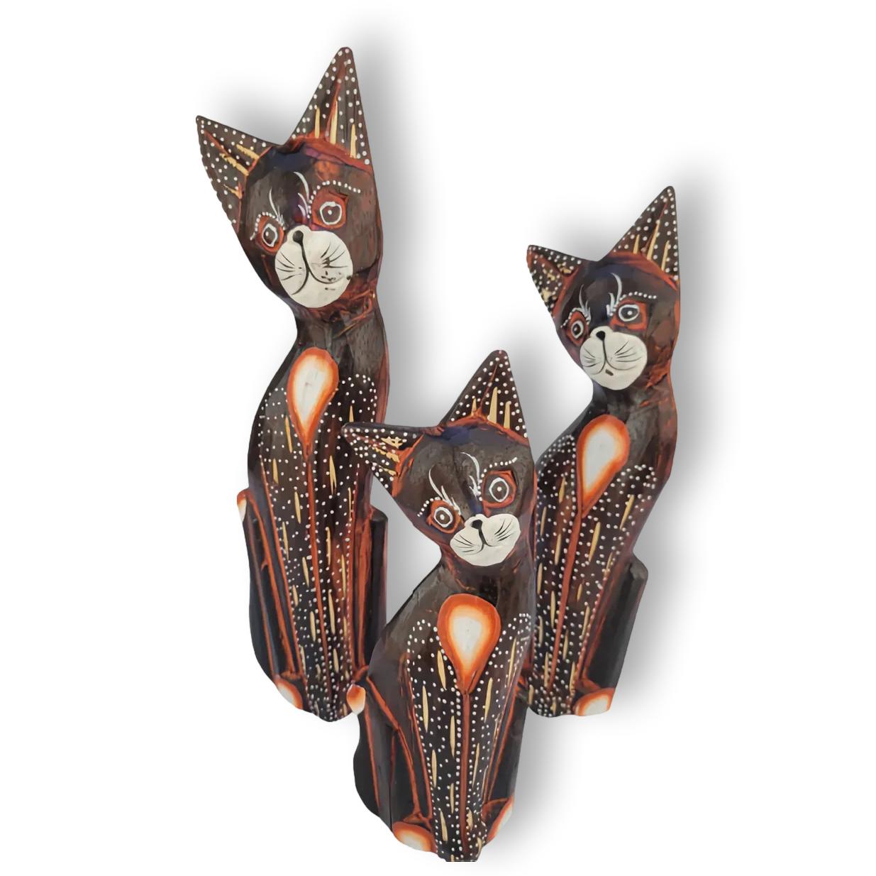 Trío de Gatos en madera de 36cm. - 31cm. - 25cm.