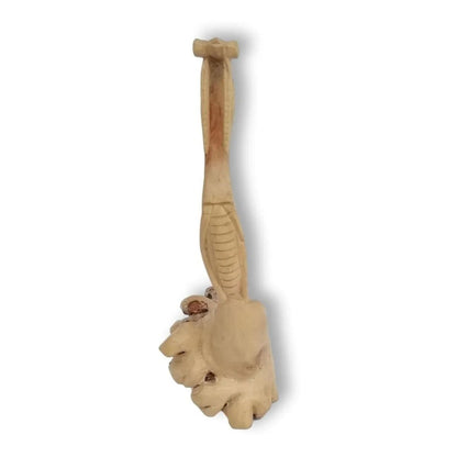 Miniatura Artesanal De Mantis Religiosa En Madera De 22 cm.