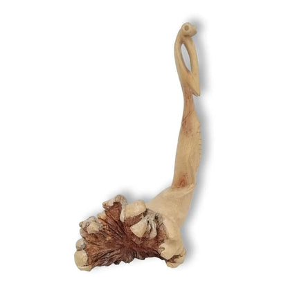 Miniatura Artesanal De Mantis Religiosa En Madera De 22 cm.
